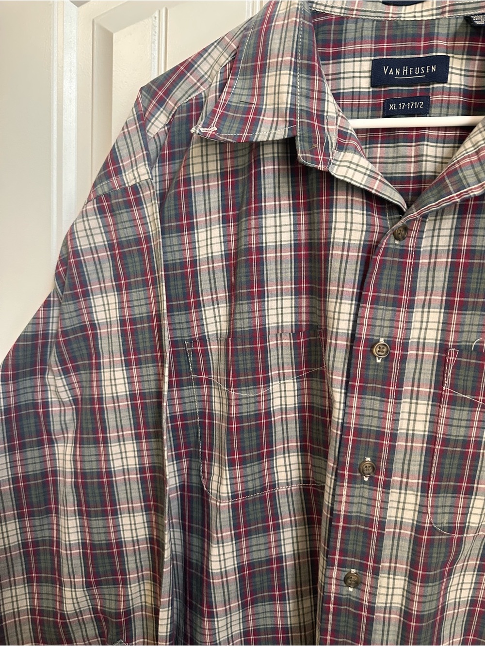Van Heusen Multi-Color Plaid Long-Sleeve Button-Up Shirt - Picture 4 of 6